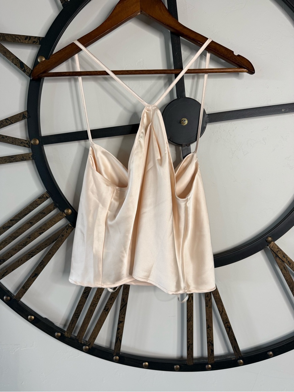 Forever 21 Pale Blush Satin Cami Top with Spaghetti Straps - Picture 4 of 4